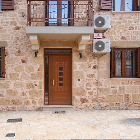 Dionysis Elegant Cozy