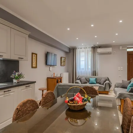 Dionysis Elegant Cozy *