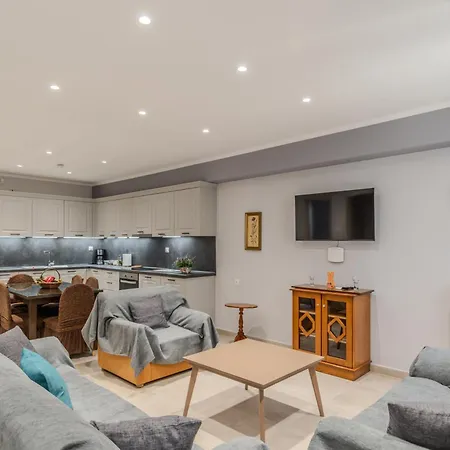 Dionysis Elegant Cozy Filiatra