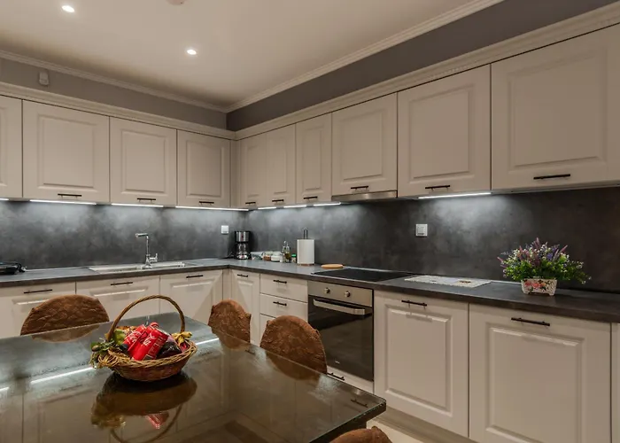 Dionysis Elegant Cozy Filiatrá