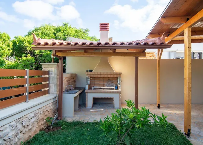 Dionysis Elegant Cozy شقة فيلياترا